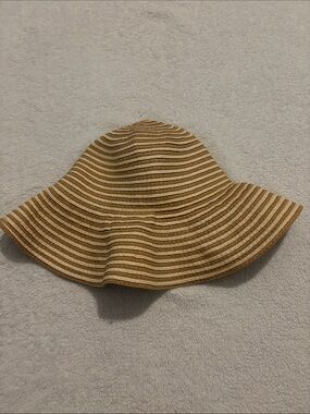 Striped Sun Bucket Hat in Tan and Cream